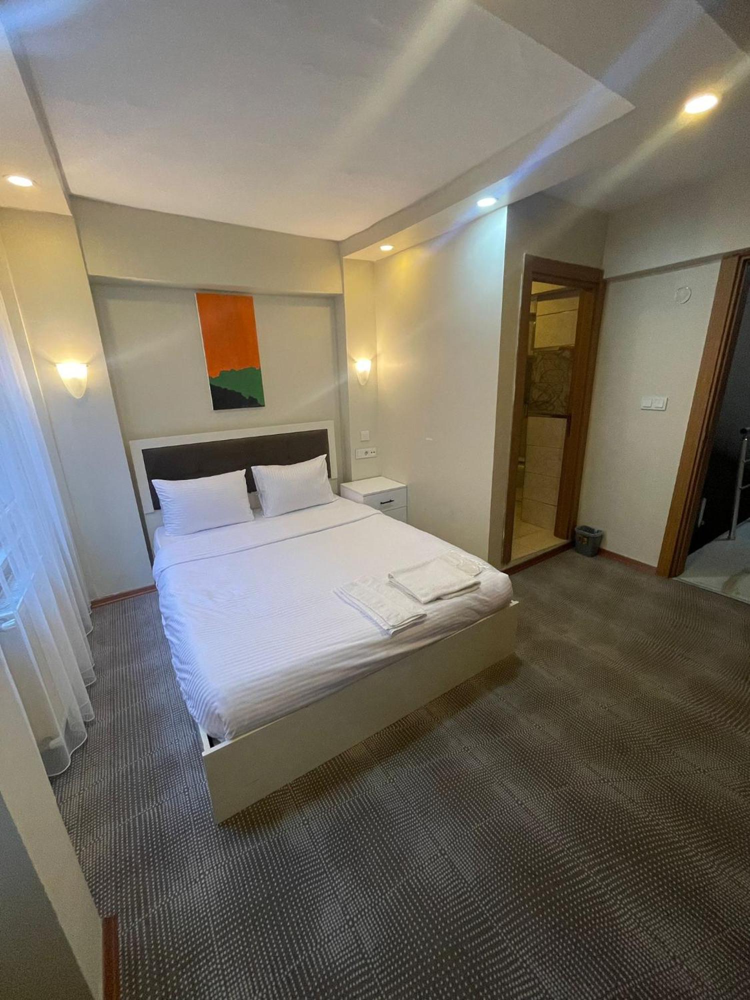 Ufuk Hotel Istanbul Exterior photo